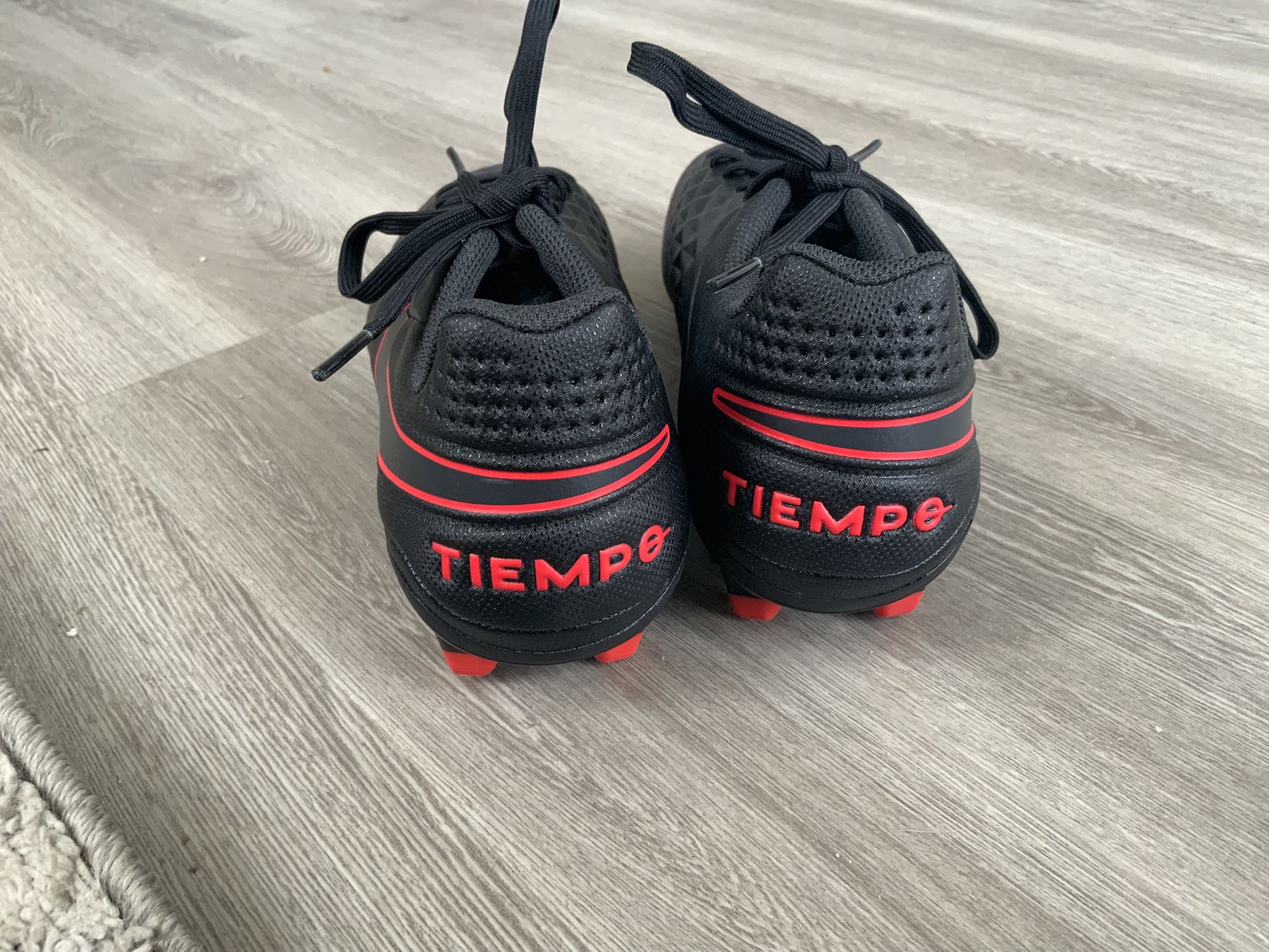Nike Tiempo Legend 8 Club Soccer Cleats AT6107 060 Black/Red  display picture 1