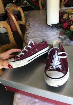 maroon converse