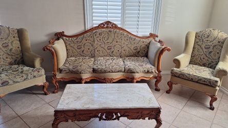 French-Style, Ornate And Beautiful High quality Furniture. Sturdy And Lots Of life Left.