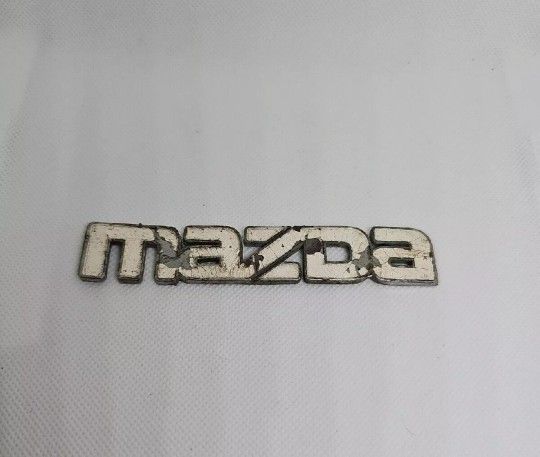 Mazda 323 626 MPV B2000 GLC Front Grille White Mazda Emblem OEM G0(contact info removed)
