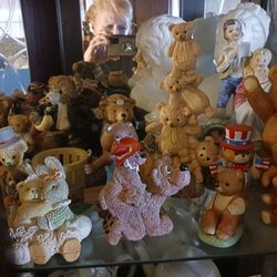 Cherished Teddies Figurines & Teapots & Other Assorted Figurines