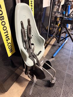Thule YEPP 2 toddler bike frame mount seat to any bike.