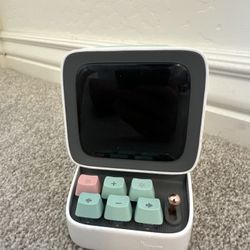 Divoom Ditoo Pixel Art Gaming Portable Bluetooth Speaker with App Controlled 16X16 LED Front Panel