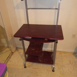 Small Desk On Wheels