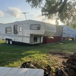 25’ Aluminum Camper Shell