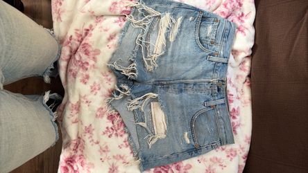 Levi’s women’s cutoff shorts size 28