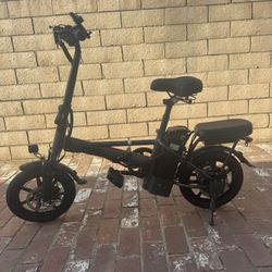 Folding electric bicycle