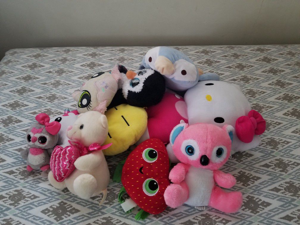 bundle of plushies! 9 in total!