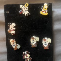 Disney pins For Trade 
