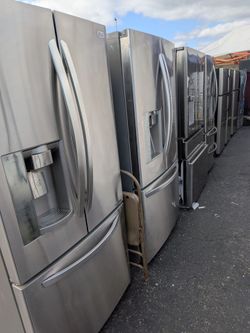 Refrigerators for sale/3 months of warranty and free local delivery