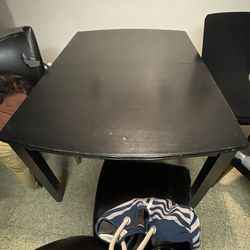 Table W 4 Chairs