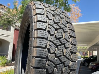 Toyo truck tires-4-275/60R20 s