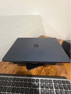 Apple MacBook Air 15” (2024) – M3, 8GB RAM, 512GB SSD