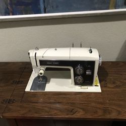 Vintage Sewing machine with Table