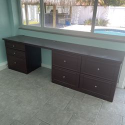Executive desk With Build In Filing Cabinets