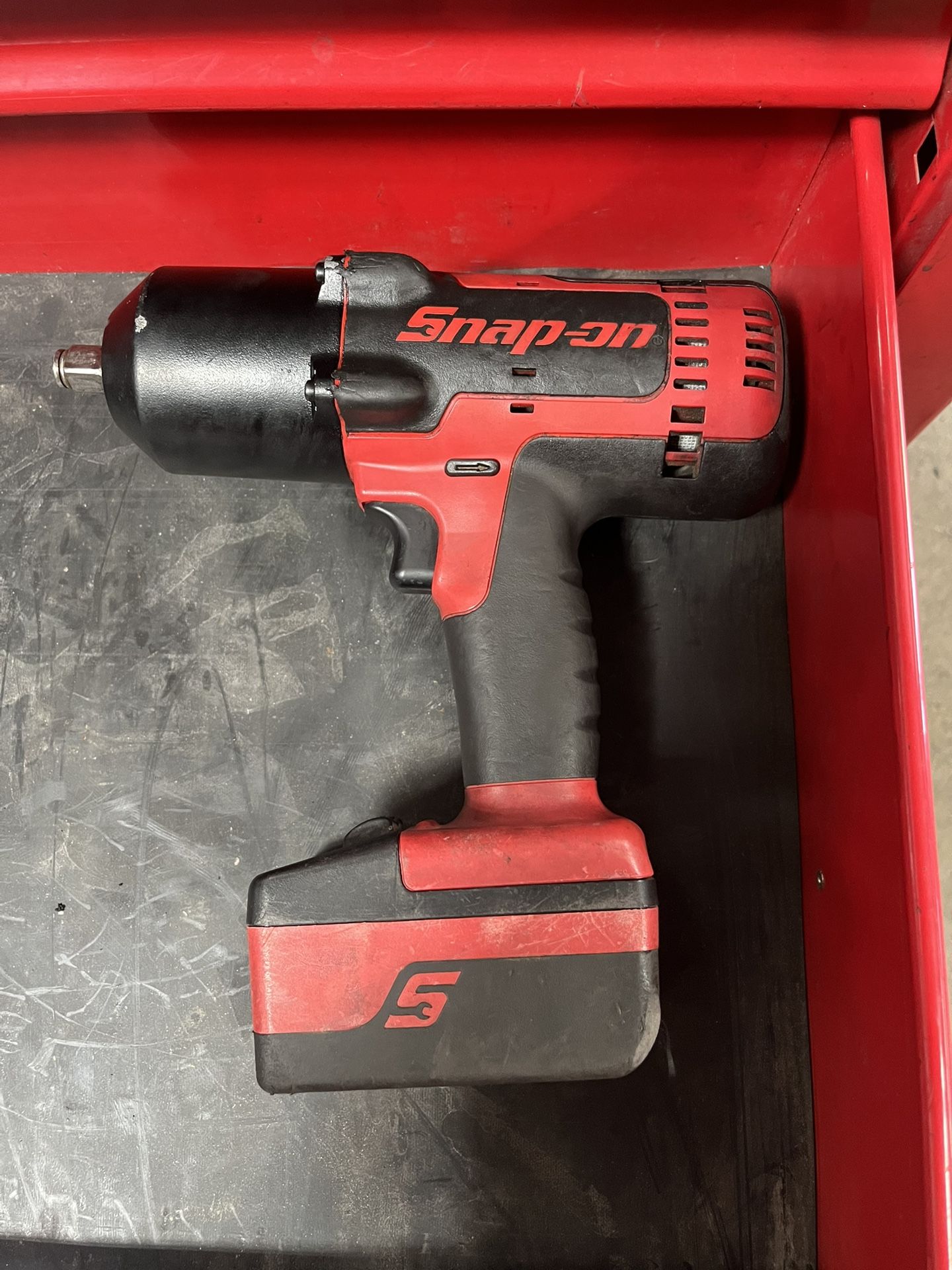 Snap On 18V 1/2 Impact Wrench