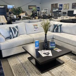 White Sectional ✅🤍 $1,899