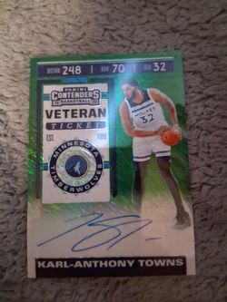 2019-20 Panini Contenders Karl Anthony Towns Autographed Veteran Ticket Green Shimmer no. VT-KAT