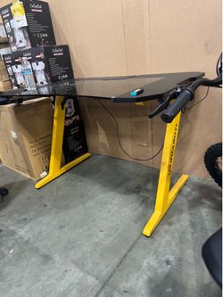 Wholesale of tables