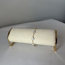 Gold Clover Link Bracelet with White Inlay