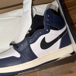Jordan 1 ‘Midnight Navy’ Size 7Y/8.5W