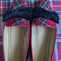 TALBOTS EXCELLENT CONDITION RED TARTAN PLAID FLATS