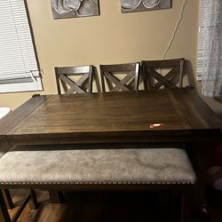 dinning room table 