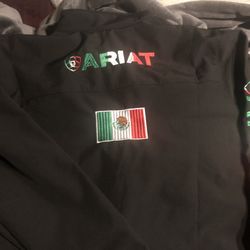 Chamarras Ariat De Mexico 🇲🇽   1xl. Y 2xl  Para Hombre $75 Cada Una Firme No Less 
