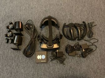 Stream Valve Index VR Headset Bundle W Sensors Controllers & More