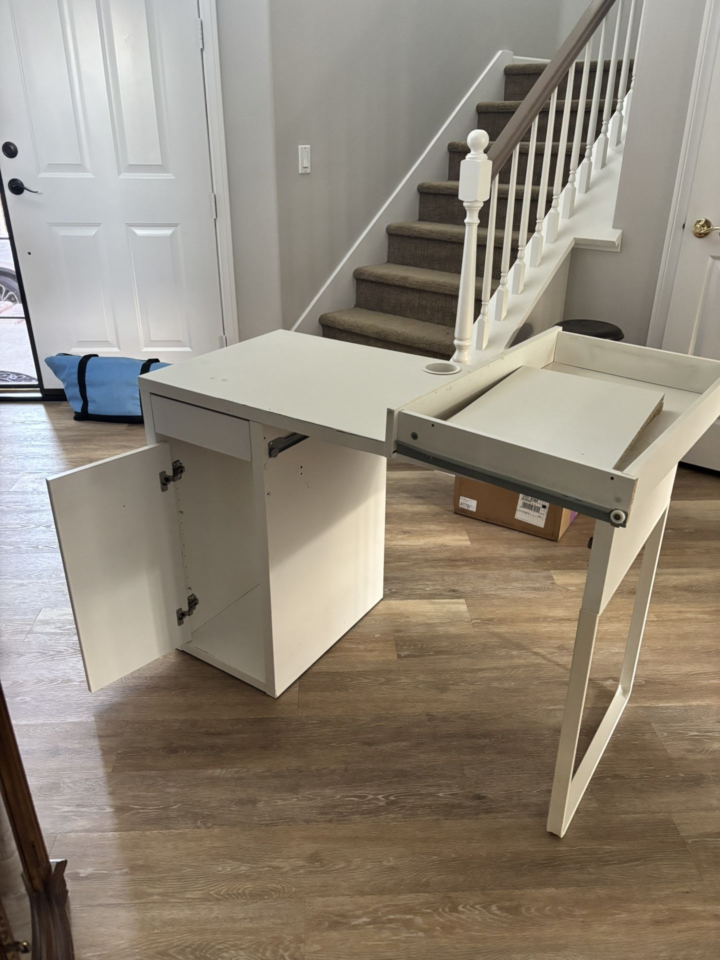 White Ikea Desk