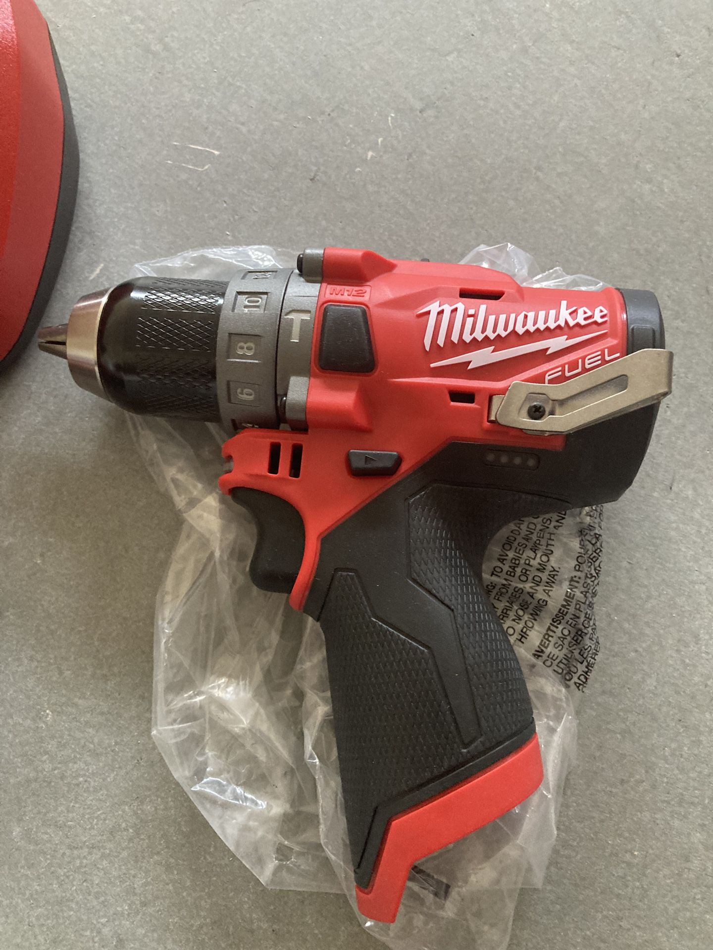 Milwaukee M12 Hammer Drill/driver +battery +charger