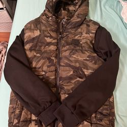 Boys Youth large camo under armor jacket