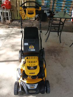 Dewalt Lawn mower 21" gasoline NEW