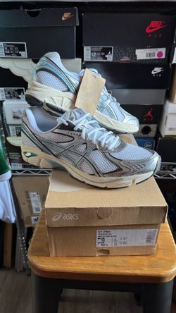 Brand new size 12 men’s asics sneakers