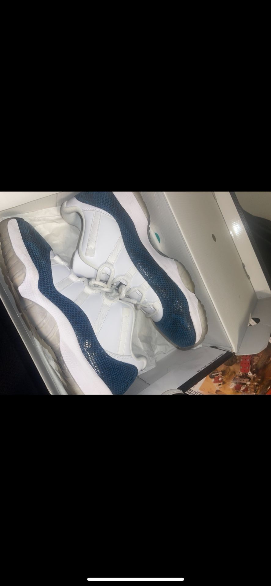 Jordan 11 lows snakeskin & Iridescent