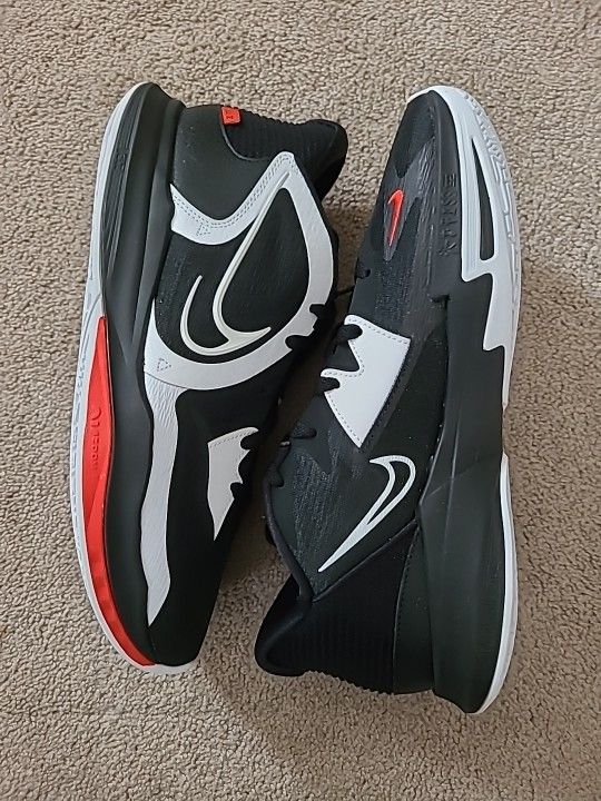 Nike Kyrie 5 Low "Bred " Size 11.5 Men