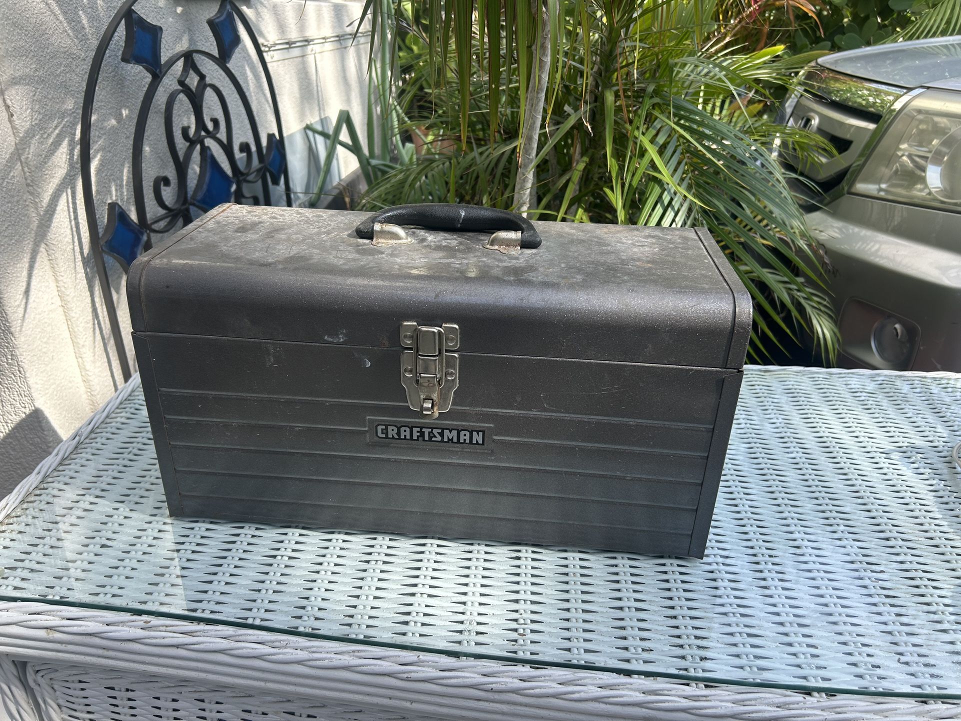 Craftsman metal toolbox