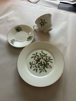Christmas China - 6 place settings