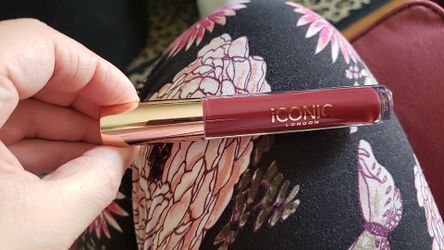 Iconic London Lip plumping gloss SHADE, Sex kitten