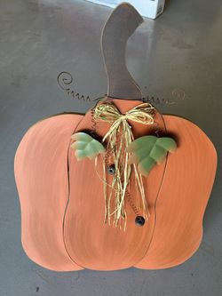 🍁 2-Foot Wooden Thanksgiving Pumpkin Decor – $20