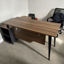 Beautiful L-shaped Desk