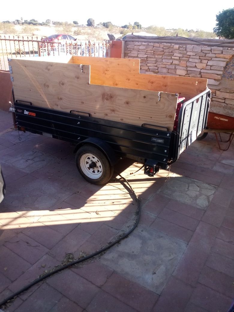 2003 utility trailer 5x8 has spare tire and title like new asking 675.00