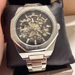 Calithe Watch From Website, Firm. PICK UP IN COVINA