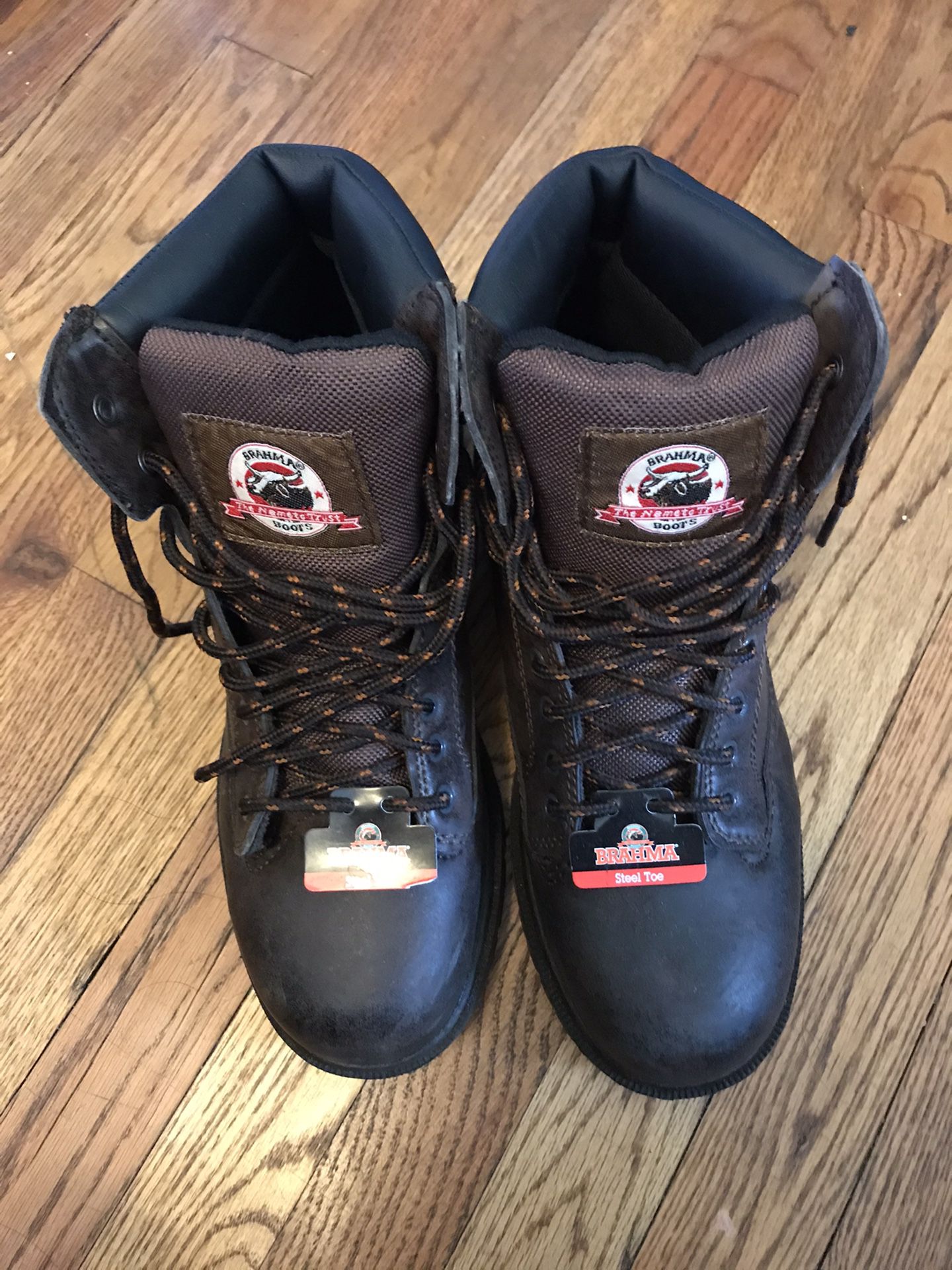 Men’s working boots, size 9
