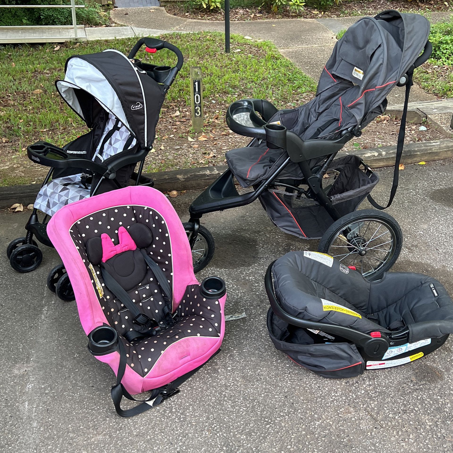 Baby Strollers Great Deal  40$$$$$ For All