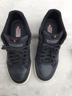 Skechers black leather memory foam size 5.5