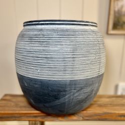 Ridged Ceramic Flower Pot