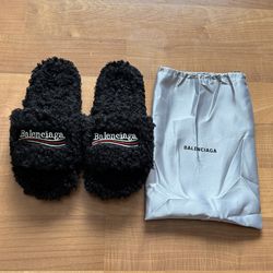 Black balenciaga fuzzy slides
