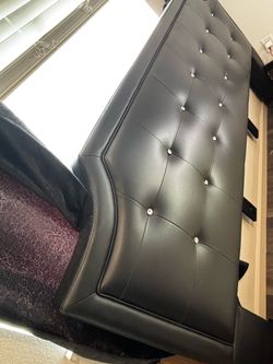 Tufted headboard with crystal accents