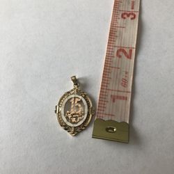 14kt 3tone 15 Anos Pendant